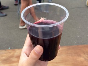 ふらのワインぶどう祭り ビール党のあなたも きっと ふらのワイン を楽しめること請け合いです 北海道の食 北海道の食べ物 北海道のイベント 北海道の美味しいもの情報が満載 Dofood北海道